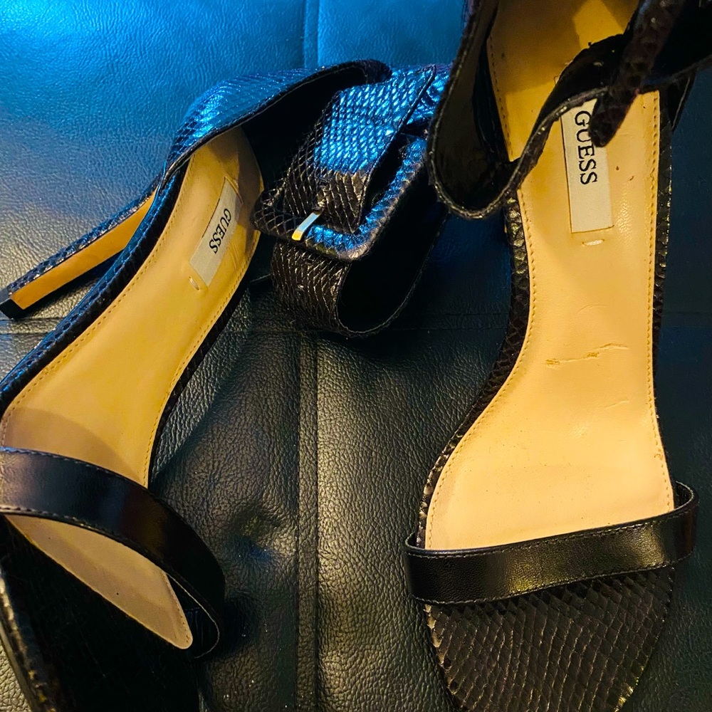 ~SALE~GUESS HEELS SNAKESKIN BLACK ANKLE BUCKLE 9.5